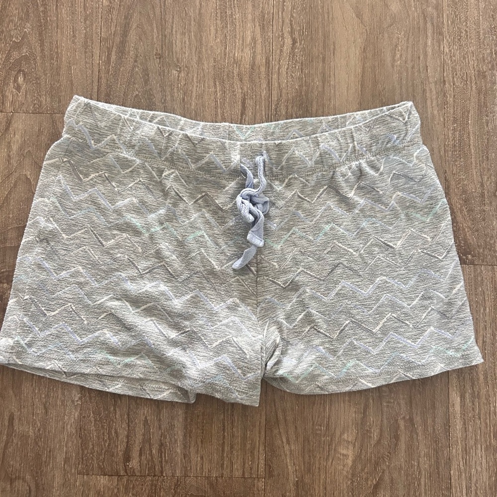 Women's Light Gray Zigzag Pajama Shorts